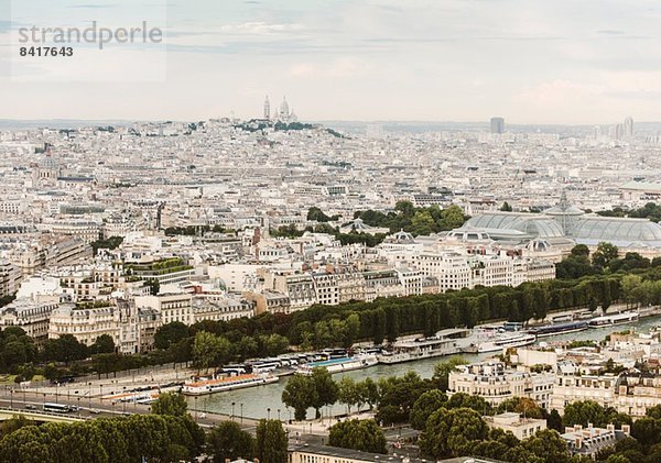 Blick vom Eiffelturm  Paris  Frankreich Richtung Monmatre und Sacre Coeur