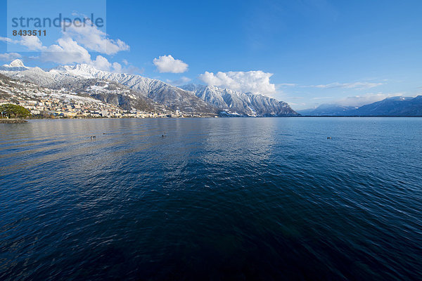 Landschaftlich schön  landschaftlich reizvoll  Europa  Berg  Winter  Landschaft  Stadt  Großstadt  See  Genfer See  Genfersee  Lac Leman  Montreux  Schweiz