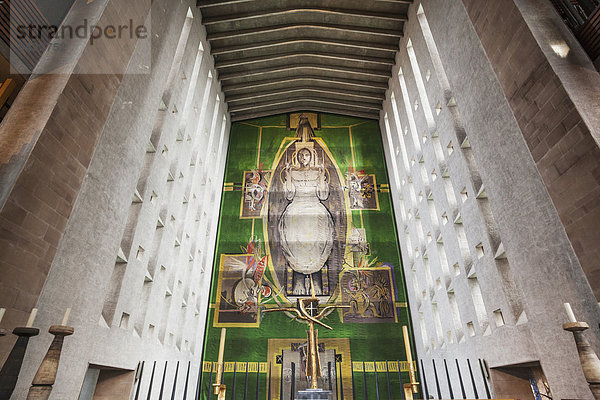 hoch  oben  zeigen  Design  Christ  Sieg  Gewinn  Altar  Coventry  England  Sutherland  Bildteppich  Warwickshire