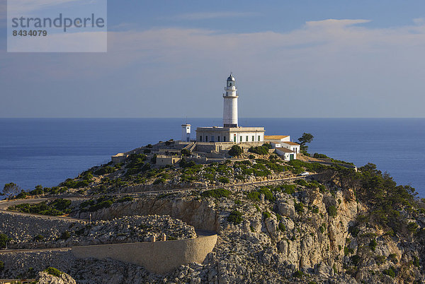 Führung  Anleitung führen  führt  führend  Europa  Beleuchtung  Licht  Landschaft  Küste  Fernverkehrsstraße  Leuchtturm  Insel  blau  Mallorca  Tourismus  Spanien