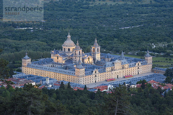 Europa  Eingang  Landschaft  Reise  Großstadt  Architektur  Tourismus  UNESCO-Welterbe  El Escorial  Kloster  Spanien