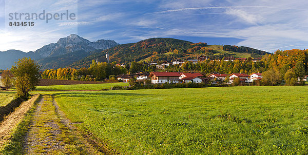 Panorama  Europa  Gebäude  Vertrauen  Kirche  Religion  Dorf  Kirchturm  Herbst  Wiese  Bayern  Deutschland  Oberbayern