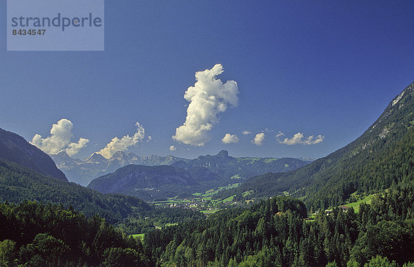 blauer Himmel  wolkenloser Himmel  wolkenlos  Panorama  Europa  Berg  Wolke  Himmel  Hügel  Steilküste  Landwirtschaft  Tal  Alpen  blau  steil  Österreich  Salzburg  Hang