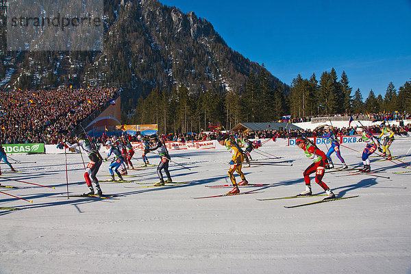 Fußballweltmeisterschaft  Europa  Winter  Sport  Norden  Start  schießen  Bayern  Biathlon  Skilanglauf  Deutschland  Schnee  Oberbayern  Wintersport