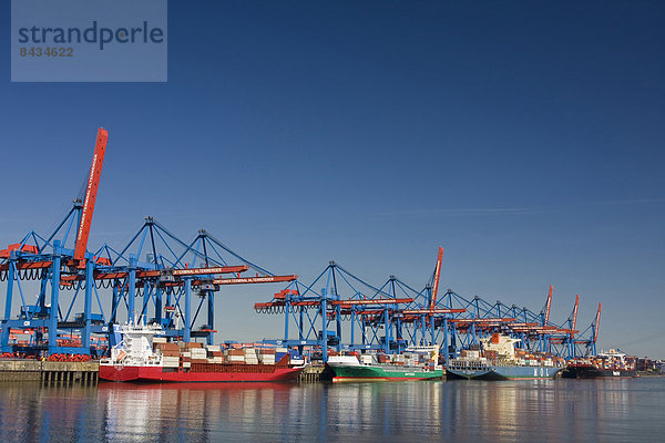 beladen  Europa  Transport  verschiffen  Lastkahn  füttern  Container  Containerbahnhof  Deutschland