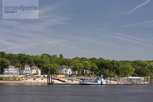 Europa  Transport  Schiff  Fähre  Hamburg - Deutschland  Blankenese  Fähranleger  Deutschland