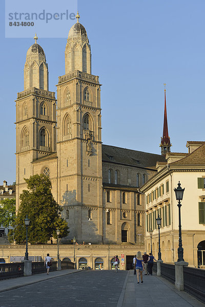 Europa  Großstadt  Kirche  Kathedrale  Gotik  Schweiz