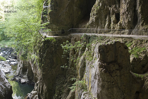 Nationalpark  Naturschutzgebiet  Sehenswürdigkeit  Europa  Reise  Natur  Höhle  Slowenien  Tourismus