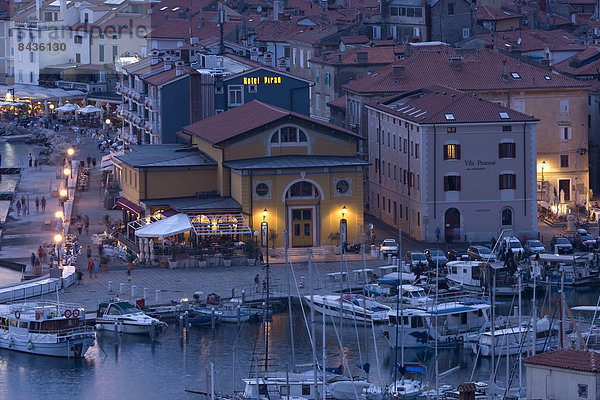 Außenaufnahme  Europa  Abend  Küste  Meer  Dorf  Ansicht  Sehenswürdigkeit  Adriatisches Meer  Adria  Istrien  Piran  Slowenien