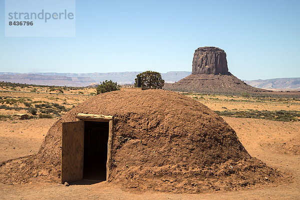 Vereinigte Staaten von Amerika  USA  Felsbrocken  Hütte  Amerika  Indianer  Arizona  Hogan  Monument Valley