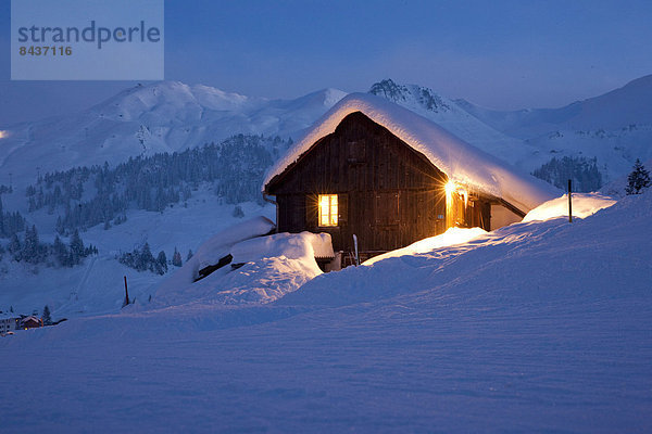 Hütte Europa Berg Winter Dunkelheit Nacht Chalet Schweiz Zentralschweiz Berghütte