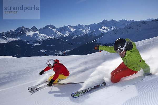 Winter schnitzen Skisport Skipiste Piste Ski Kanton Graubünden