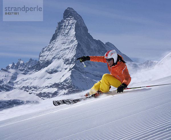 Frau Berg Winter schnitzen Matterhorn Skisport Ski Wintersport