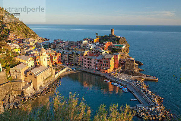 Europa Küste Meer Dorf UNESCO-Welterbe Italien Vernazza