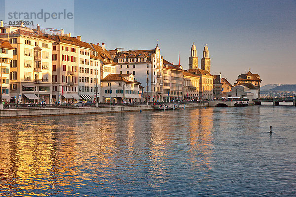 Europa Stadt Großstadt fließen Fluss Schweiz Zürich