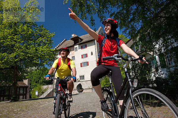 Freizeit Frau Berg Mann Abenteuer Fahrrad Rad See Alpen Alpinsport Sport Fahrrad fahren