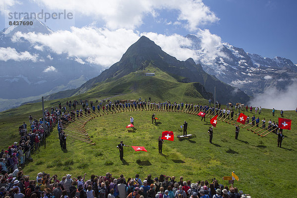 Europa beobachten Fest festlich Tradition Eiger Berner Alpen Bern Berner Oberland Folklore Mönch Schweiz