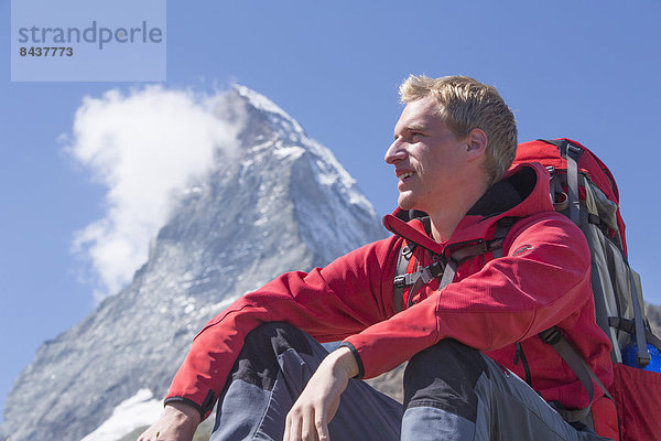 Mann ruhen gehen wandern Matterhorn Rest Überrest