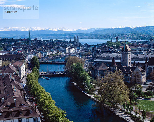 Wasser Europa Stadt Großstadt fließen Fluss Bach Alpen Schweiz Zürich Gewässer