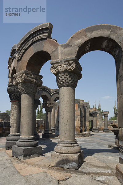 Halle  Ruine  Säule  Brücke  UNESCO-Welterbe  Armenien  Eurasien