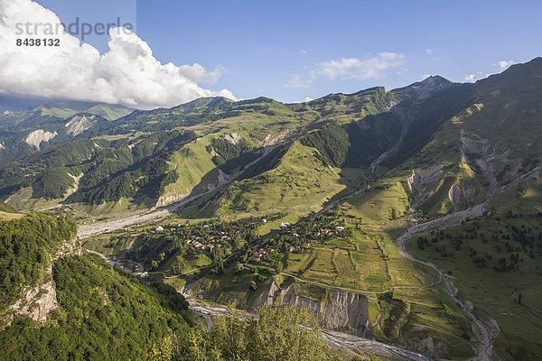 hoch  oben  Berg  Landschaft  grün  Tal  Schlucht  Eurasien