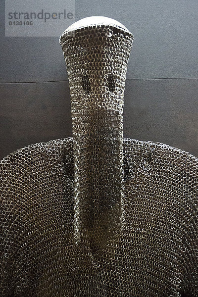 Tiflis  Hauptstadt  zeigen  Mittelalter  Schutz  Geschichte  Museum  Krieg  Kostüm - Faschingskostüm  Rüstung  Eurasien  Helm  Metall