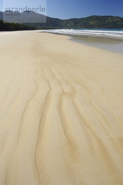 leer  Hochformat  Tropisch  Tropen  subtropisch  Strand  niemand  Sand  Brasilien  Südamerika