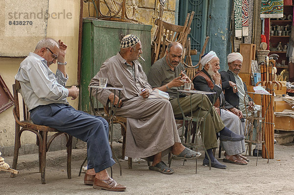 Kairo  Hauptstadt  sitzend  Mann  Tradition  Cafe  Naher Osten  Afrika  Ägypten  Markt