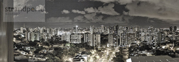 Panorama  Stadtansicht  Stadtansichten  Nacht  Großstadt  Beleuchtung  Licht  Neuengland  Bahia  Brasilien  Südamerika