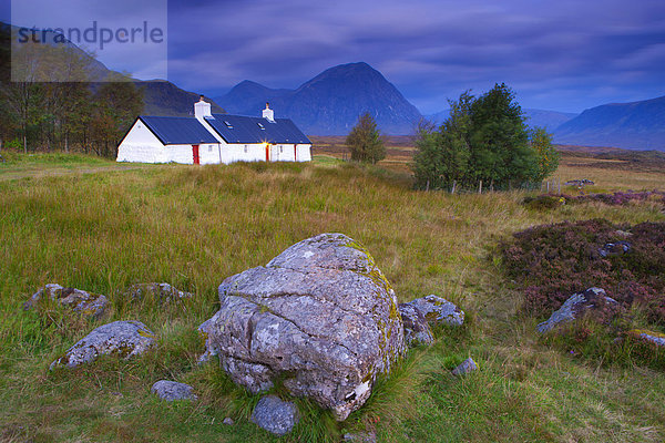 Europa Wohnhaus Nacht Großbritannien Herbst Highlands Glencoe Schottland