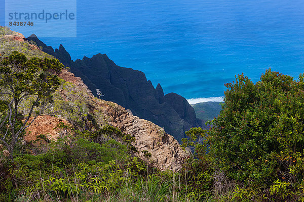 Vereinigte Staaten von Amerika  USA  Amerika  Küste  Meer  Aussichtspunkt  Pazifischer Ozean  Pazifik  Stiller Ozean  Großer Ozean  Hawaii  Kalalau  Kauai