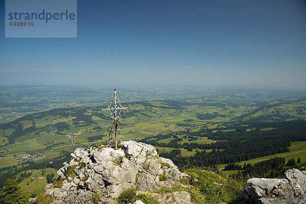 Panorama  überqueren  Europa  Berg  Berggipfel  Gipfel  Spitze  Spitzen  Landschaft  Natur  Dorf  Alpen  Ansicht  Luftbild  Fernsehantenne  Bayern  Kreuz  deutsch  Deutschland  Illertal  Gipfelkreuz
