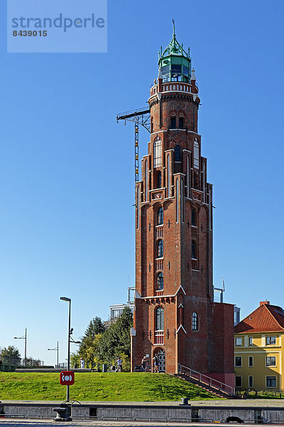 Sehenswürdigkeit  bauen  Hafen  Europa  Technologie  Baum  Gebäude  Mensch  Architektur  Turm  Leuchtturm  Bremen  Bremerhaven  Deutschland  Tourismus