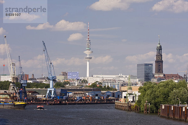 Europa  Stadt  Großstadt  fließen  Fluss  Dock  Kirche  Funkturm  Hamburg - Deutschland  Deutschland