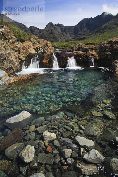 Panorama  Landschaftlich schön  landschaftlich reizvoll  Wasser  Europa  Berg  Sommer  Großbritannien  Ereignis  Natur  Bach  Wasserfall  Highlands  Sonnenlicht  Sumpf  türkis  Moor  Schottland  schottisch