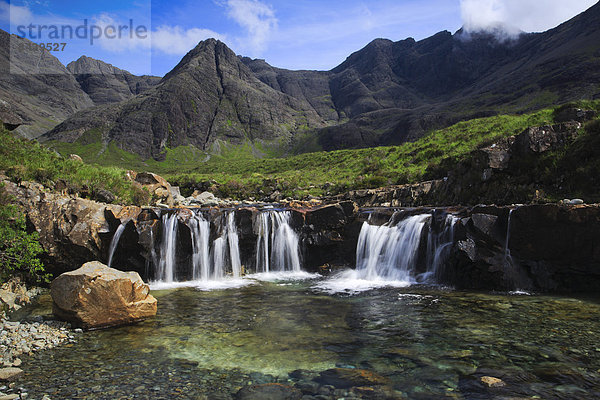 Panorama  Landschaftlich schön  landschaftlich reizvoll  Wasser  Europa  Berg  Sommer  Großbritannien  Ereignis  Natur  Bach  Wasserfall  Highlands  Sonnenlicht  Sumpf  türkis  Moor  Schottland  schottisch