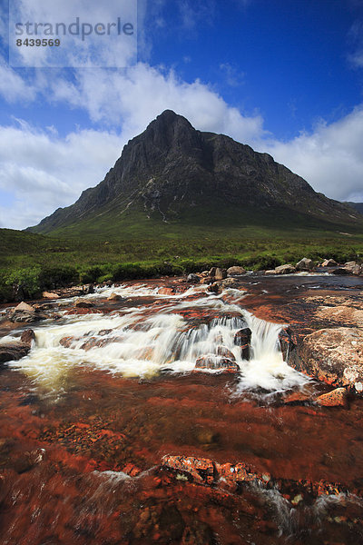 Panorama  Landschaftlich schön  landschaftlich reizvoll  Wasser  Europa  Berg  Berggipfel  Gipfel  Spitze  Spitzen  Sommer  Großbritannien  Ereignis  Natur  Highlands  Glencoe  Sonnenlicht  Schottland  schottisch