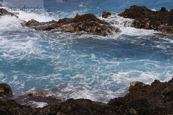 Europa  Wasserwelle  Welle  Brandung  Meer  Kanaren  Kanarische Inseln  Garachico  Spanien  Teneriffa