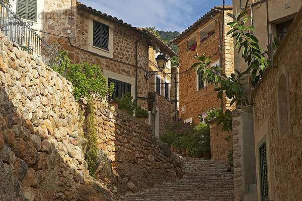 Außenaufnahme bauen Landstraße Europa Wohnhaus Gebäude niemand Architektur Altstadt Balearen Balearische Inseln Fornalutx Mallorca schmal Spanien