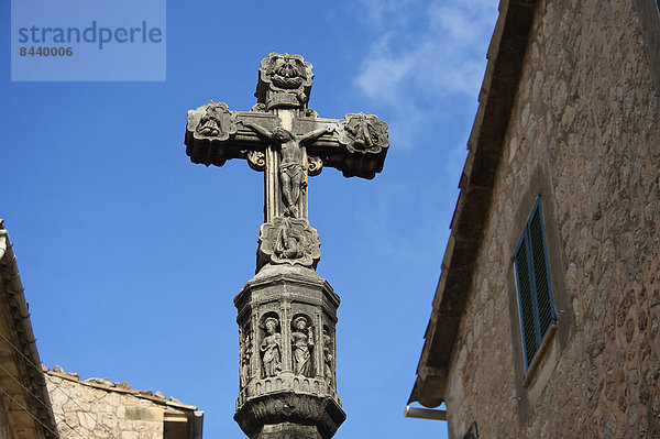 Außenaufnahme  überqueren  Europa  Stein  Symbol  Vertrauen  niemand  Religion  Christentum  Balearen  Balearische Inseln  keltisch  Christ  Kreuz  Mallorca  Spanien