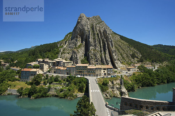 Außenaufnahme  Frankreich  Europa  Tag  niemand  Stadt  Großstadt  Architektur  Brücke  Ansicht  Provence - Alpes-Cote d Azur
