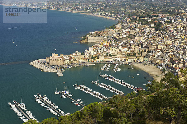 Außenaufnahme Hafen Europa Tag Küste niemand Stadt Großstadt Meer Insel Ansicht Castellammare del Golfo Italien Mittelmeer Sizilien Süditalien