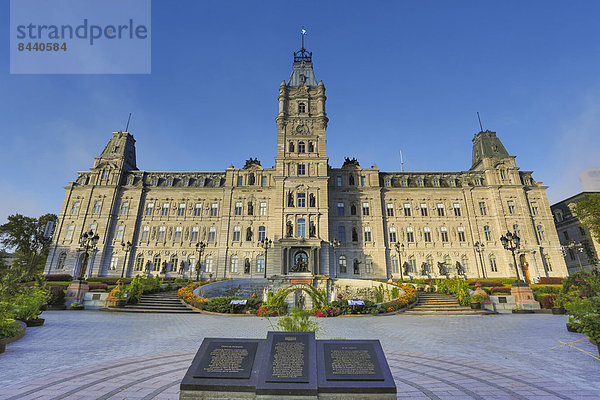 Skyline  Skylines  Reise  Großstadt  Architektur  Geschichte  bunt  Parlamentsgebäude  Herbst  Nordamerika  Tourismus  Kanada  Innenstadt  Quebec