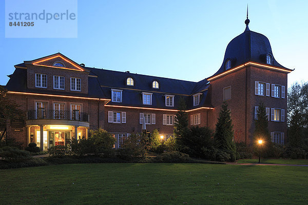 beleuchtet  Hotel  Restaurant  Deutschland  Harsewinkel  Marienfeld  Kloster  Nordrhein-Westfalen  Westfalen