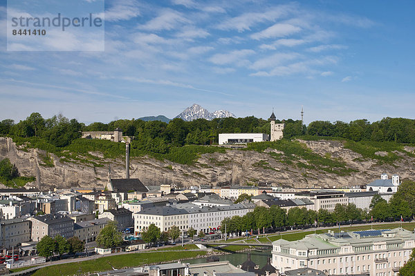 Wasser  Berg  Stadt  Großstadt  fließen  Fluss  Museum  Altstadt  Österreich  modern  Salzburg
