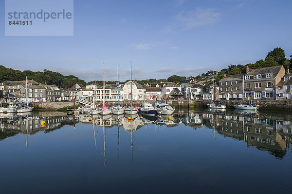 Fischereihafen  Fischerhafen  Hafen  Europa  britisch  Großbritannien  Küste  Padstow  Cornwall  England  Fischerboot