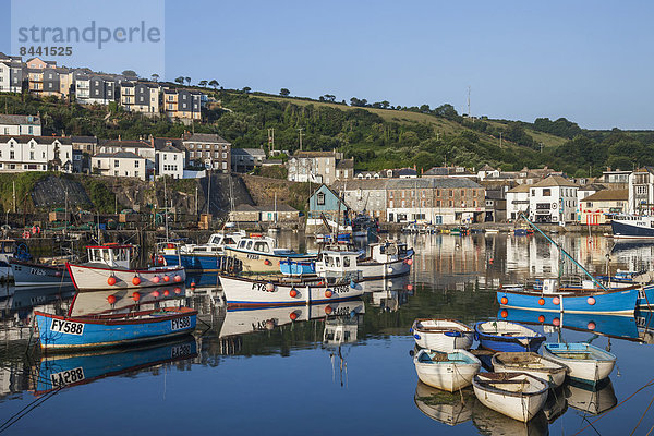 Fischereihafen  Fischerhafen  Hafen  Europa  britisch  Großbritannien  Küste  Mevagissey  Cornwall  England  Fischerboot  Fischerdorf