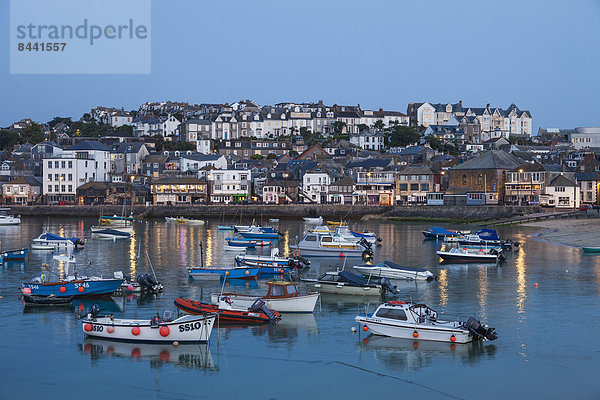 Fischereihafen  Fischerhafen  Hafen  Europa  britisch  Großbritannien  Küste  Cornwall  England