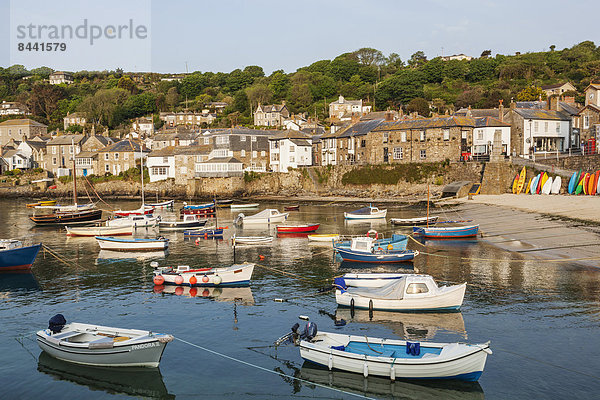 Europa britisch Großbritannien angeln Mousehole Cornwall England Fischerdorf