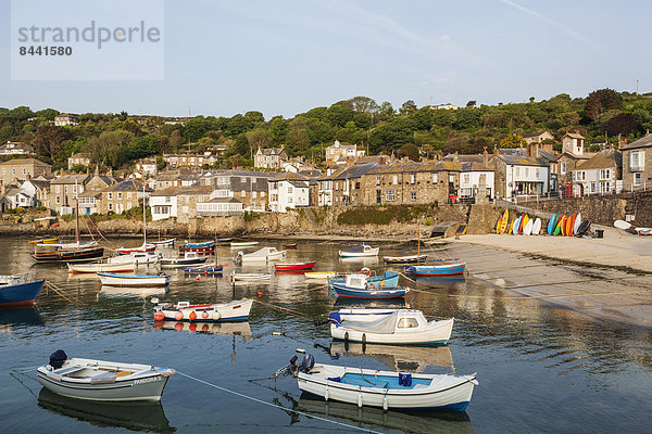 Europa britisch Großbritannien angeln Mousehole Cornwall England Fischerdorf